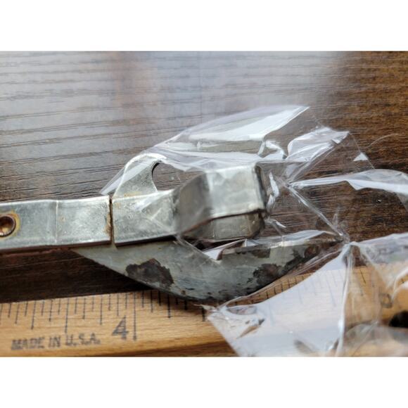 Vintage Vaughan's Manual Can Opener, Bottle Opener Multi-Tool - 29 cents - USA - Picture 6 of 8